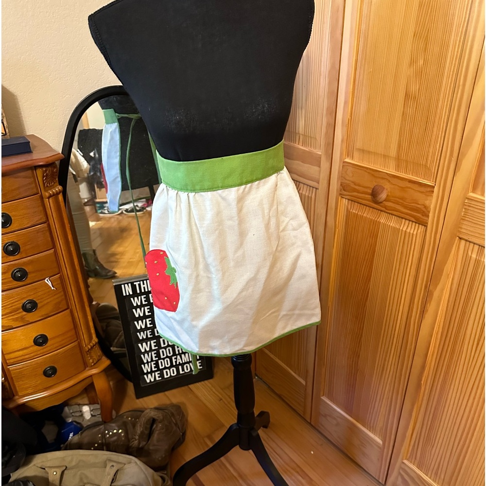 2 Aprons with pocket